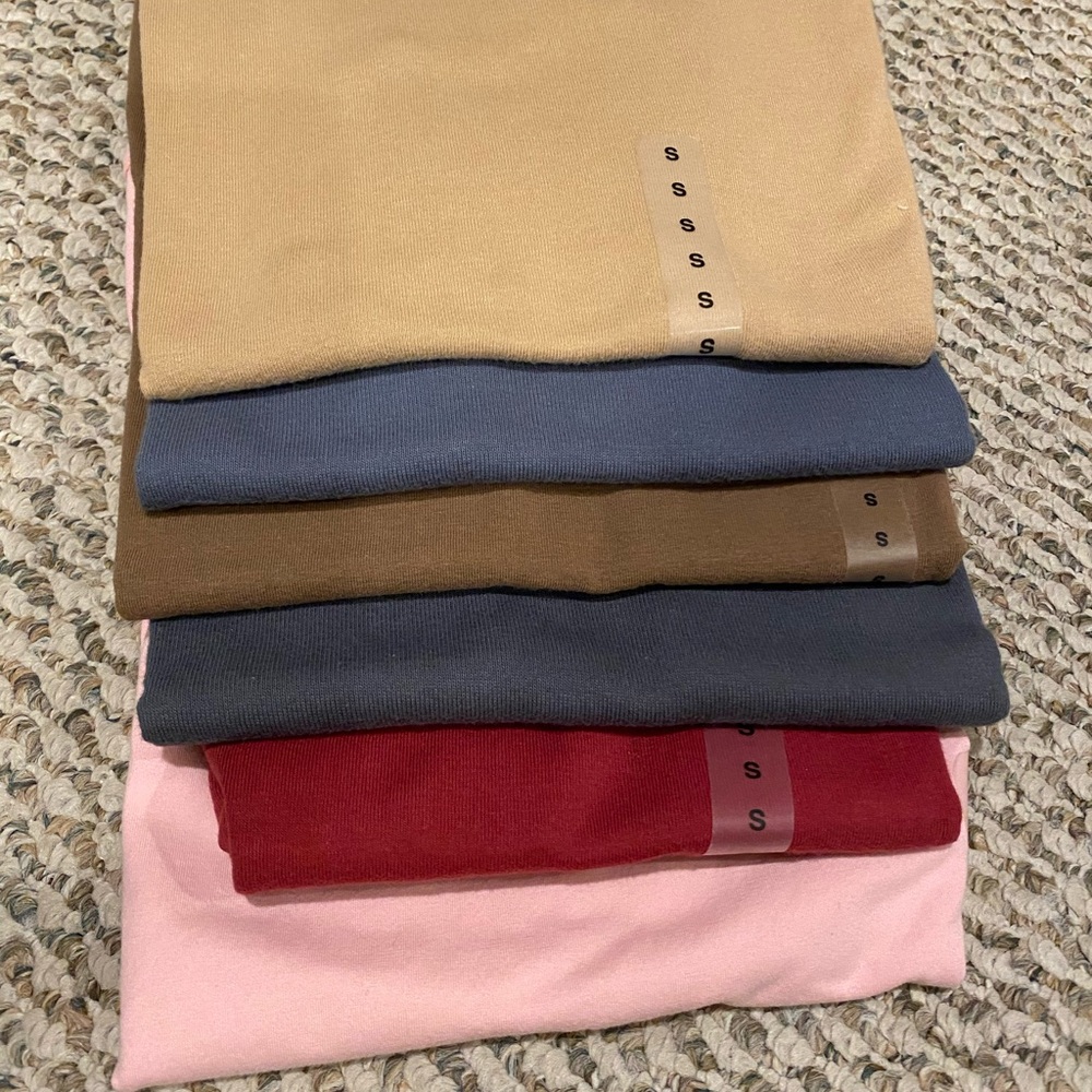 Assorted Colors Gap Crew Neck T- shirts
